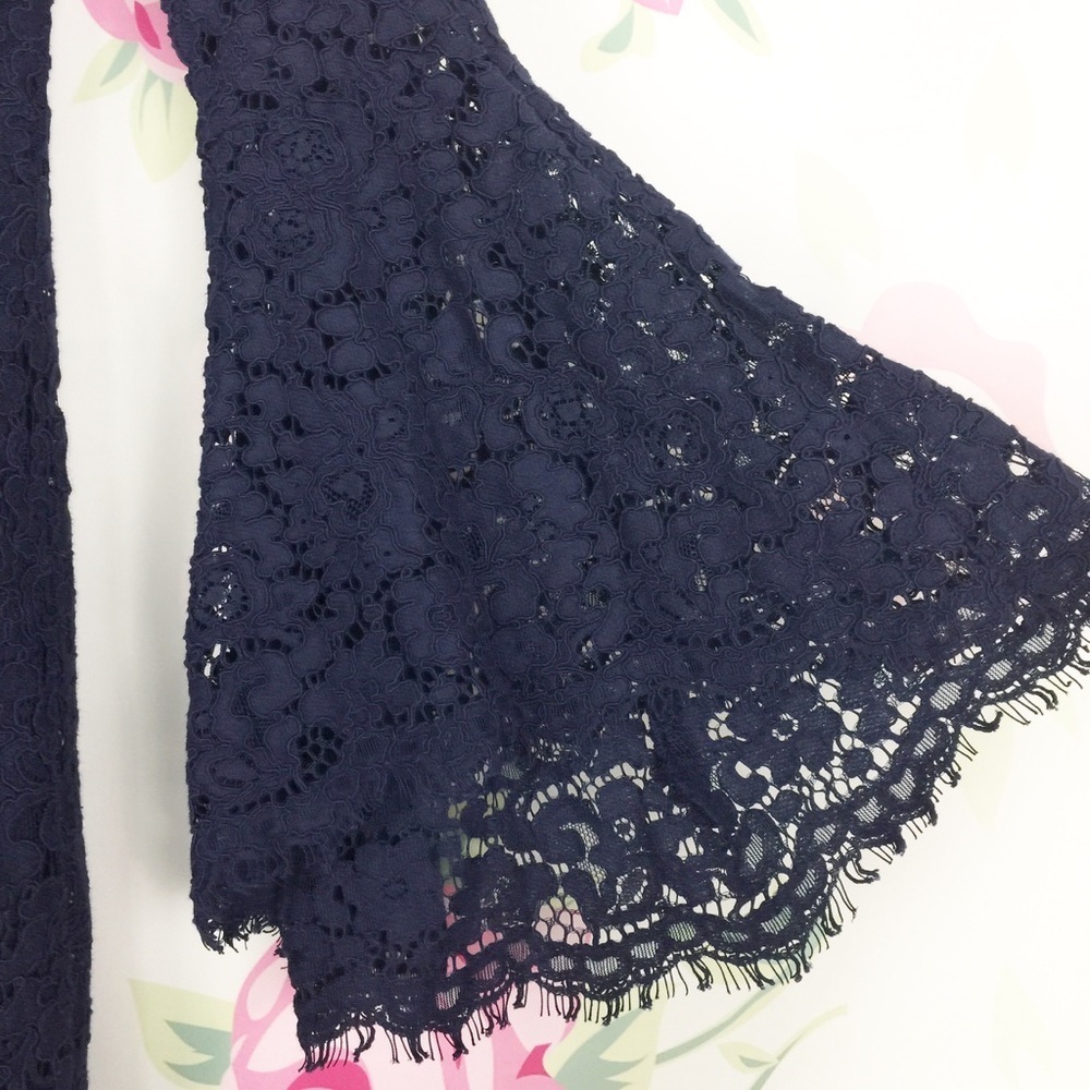 NEW Bardot Solange Lace Dress Navy 6 - Picture 5 of 8